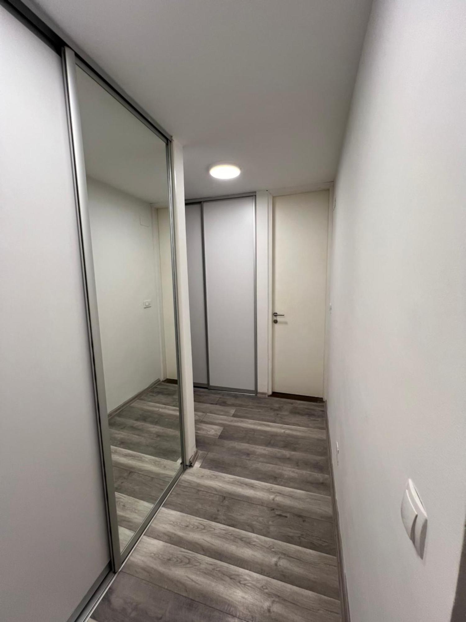 Apartman Omar Stan Na Dan Besplatan Parking SJJ Exteriör bild